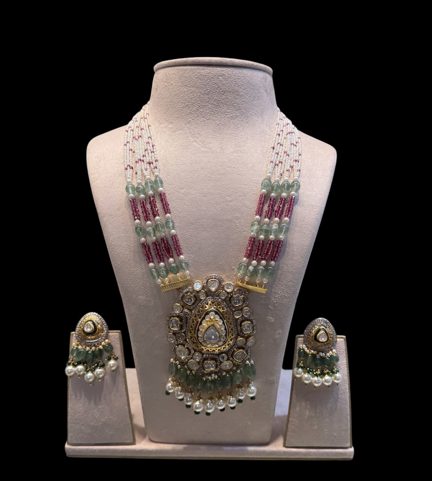 Gulnaar Polki Pandet Set