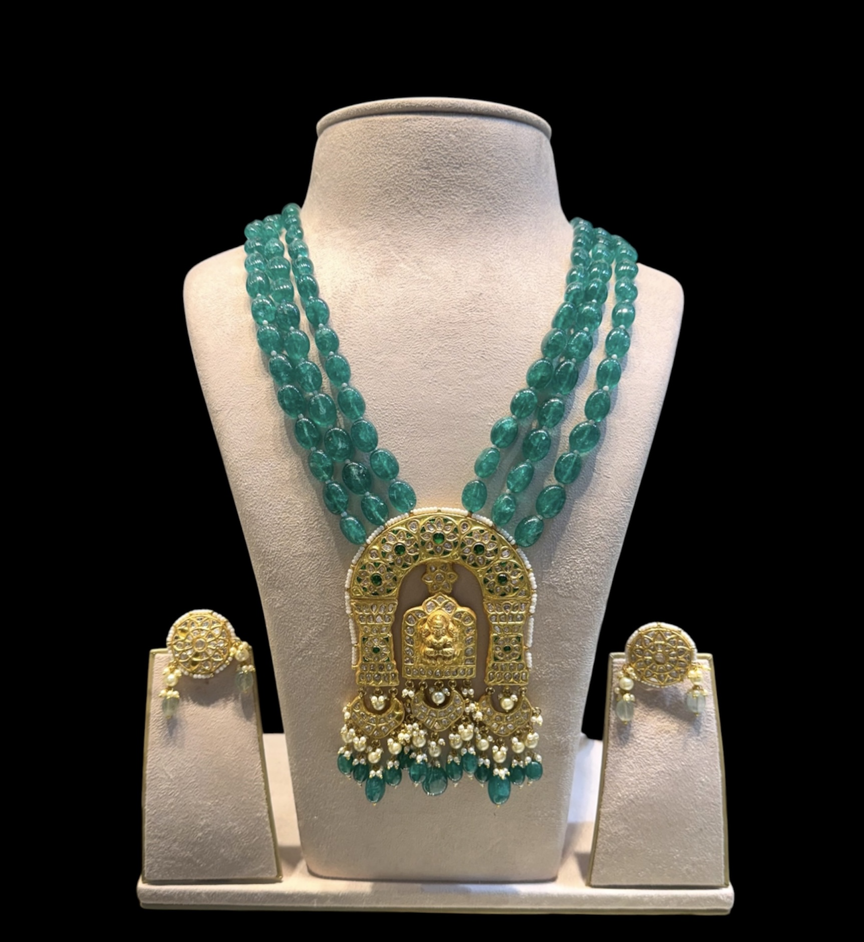 Shreenath Temple Polki Pendant Set